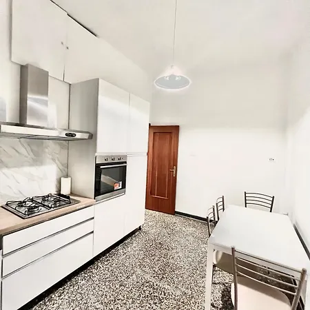 A Due Passi Da Brignole Apartmán *