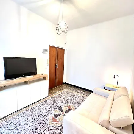 A Due Passi Da Brignole Genua