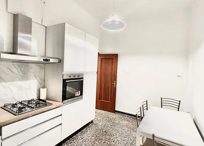 A Due Passi Da Brignole 아파트 *